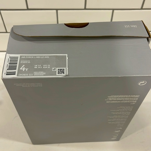 Nike Air Force 1 Low LV8 Size 4 - Picture 3 of 4